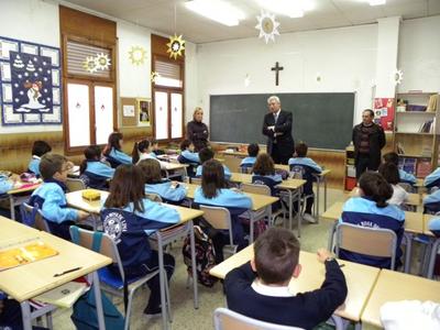 Visita institucional a l'escola Santa Rosa de Lima - Nadal 2009