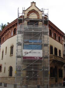 Façana Casa museu amb bastida